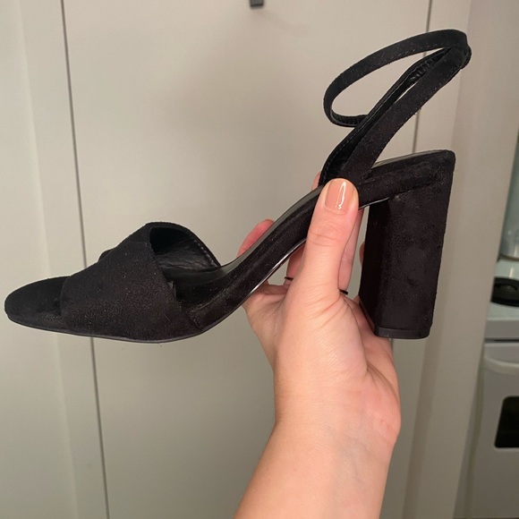ZARA Block Heel Sandals with Ankle Strap - Picture 10 of 10